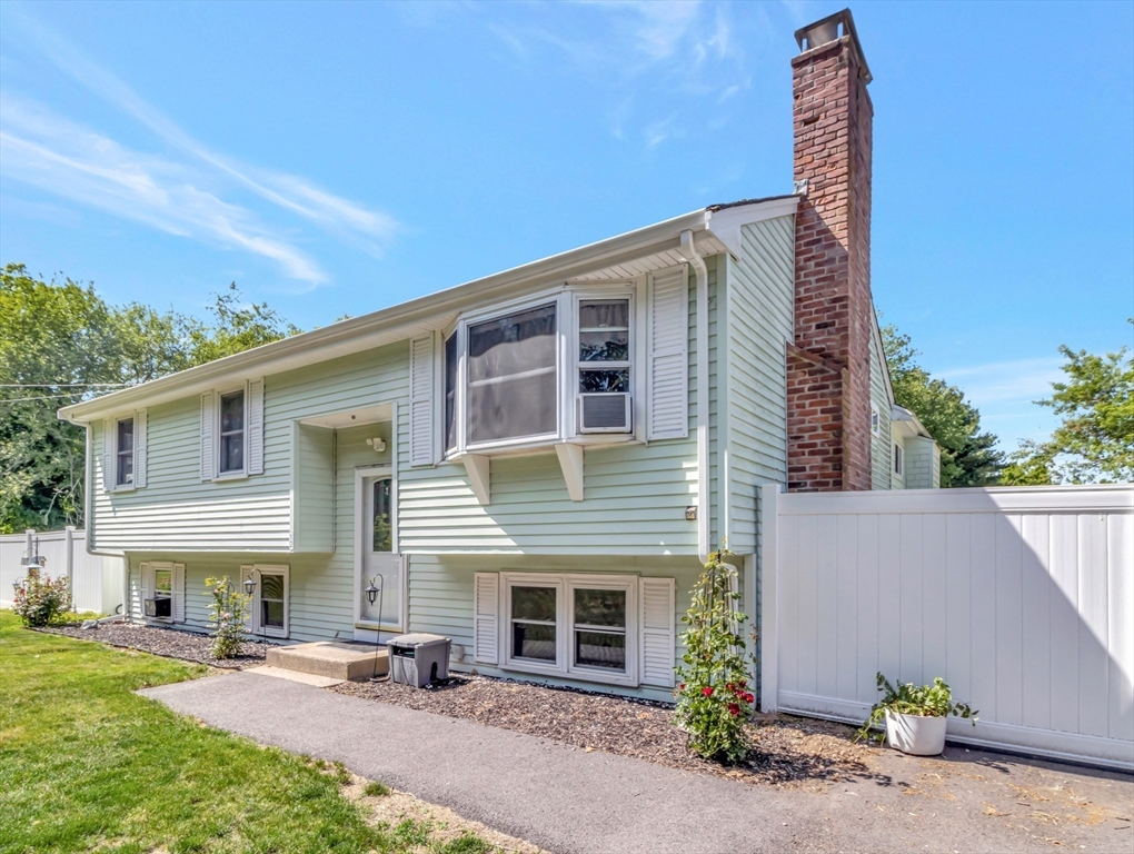 12 Toad Island Road Norton, MA 02766 - Photo 2 of 29