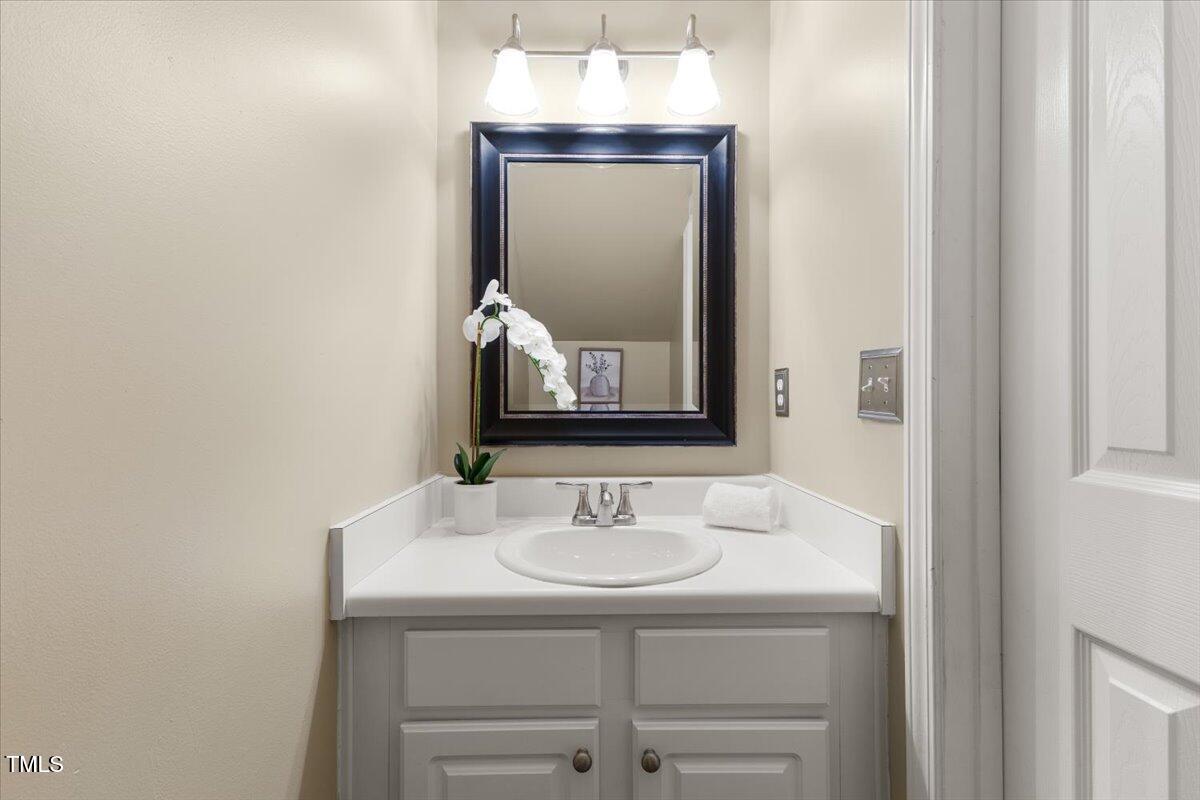 8123 Rhiannon Road Raleigh, NC 27613 - Photo 12 of 47 12-8123 Rhiannon Rd