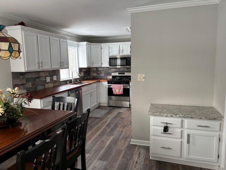 N64W21021 Mill Road Menomonee Falls, WI 53051 - Photo 6 of 40 Kitchen-3