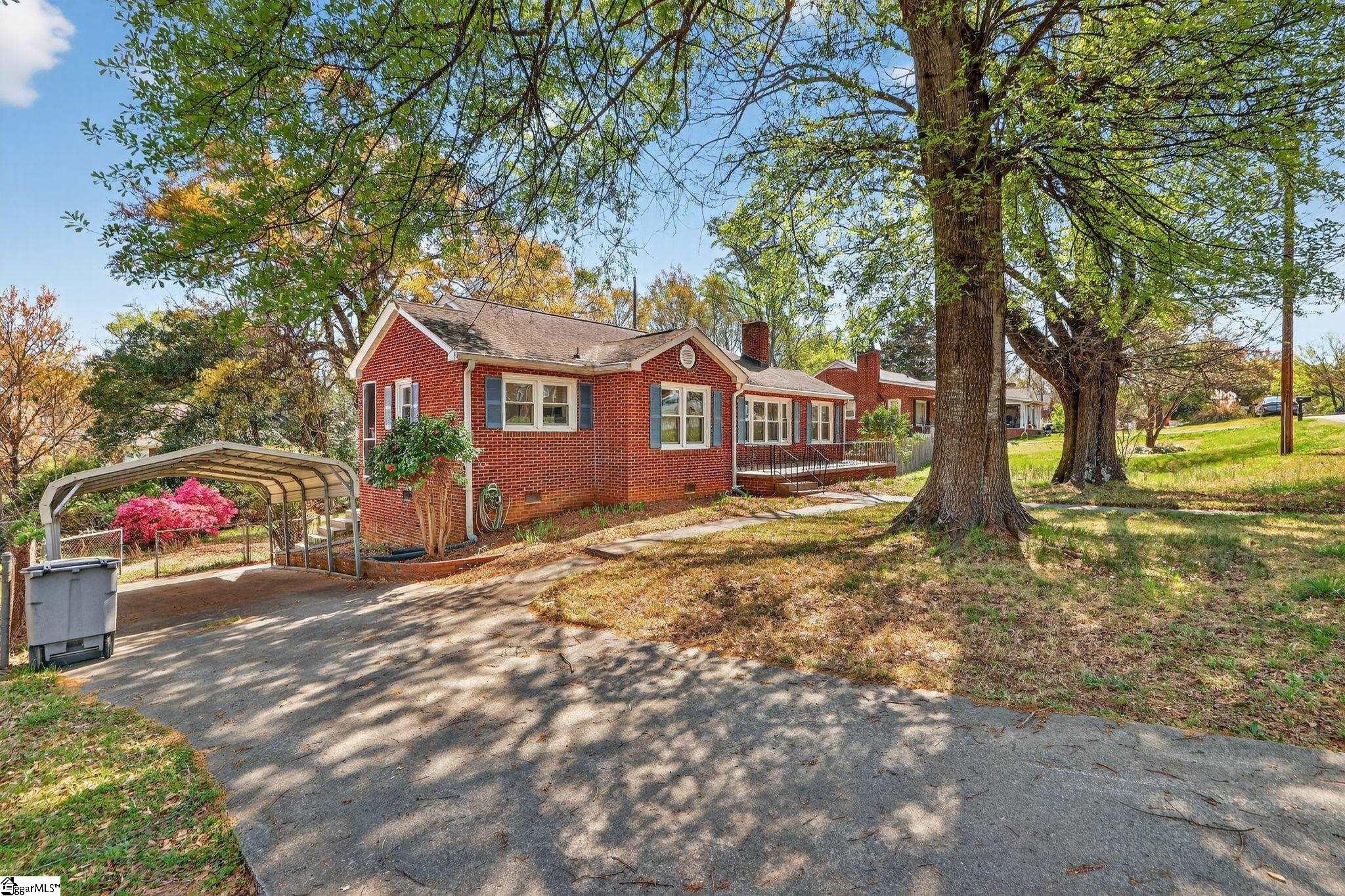 23 Springfield Avenue Greenville, SC 29611 - Photo 5 of 33