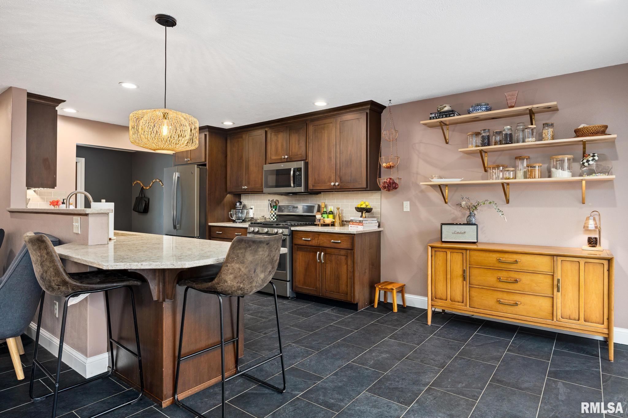 76 Hickory Ridge Court Morton, IL 61550 - Photo 7 of 64