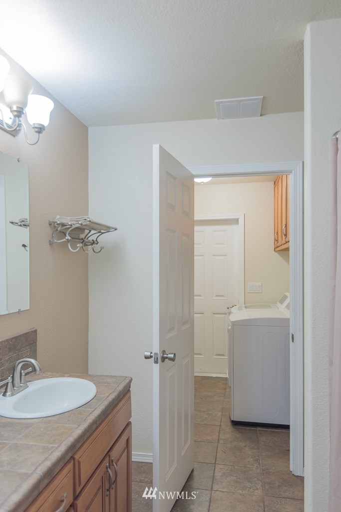 3532 Erlands Point Road Northwest Bremerton, WA 98312 - Photo 14 of 25 Gallery Image 14
