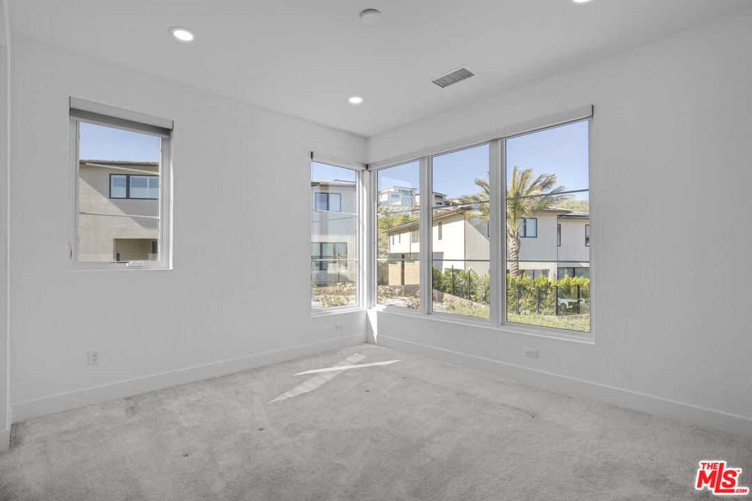 20056 Mersey Lane Porter Ranch, CA 91326 - Photo 32 of 63