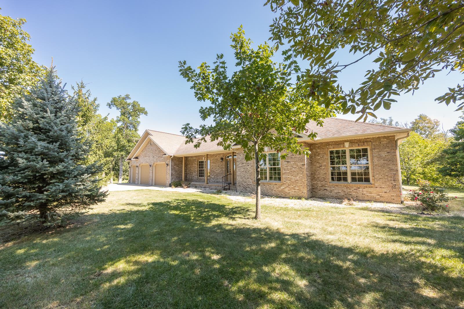 10137 Long Lake Road Mascoutah, IL 62258 - Photo 3 of 34 Gallery Image 3