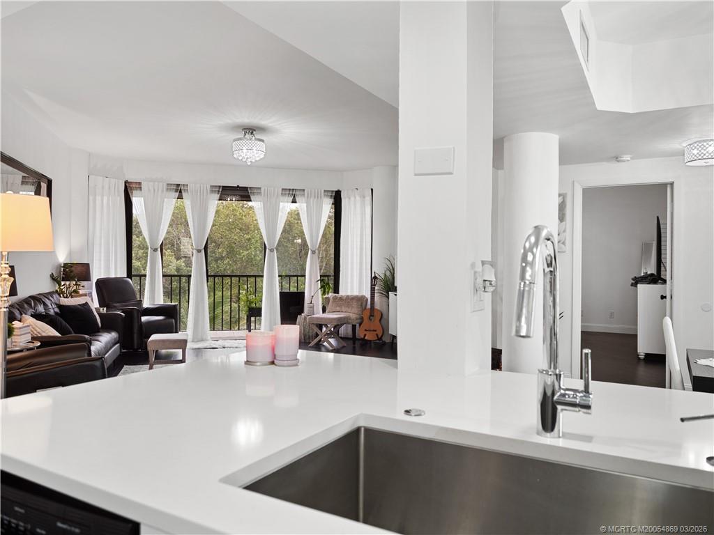 221 Northeast Plantation Road, Unit 415 Stuart, FL 34996 - Photo 5 of 43