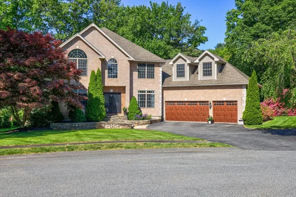 $1,049,000 | 10 Blueberry Meadow Drive, Sutton, MA 01590