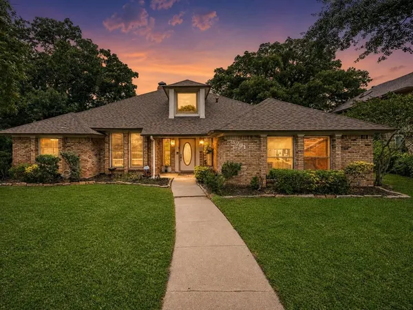 $450,000 | 3701 Waycross Court, Arlington, TX 76016