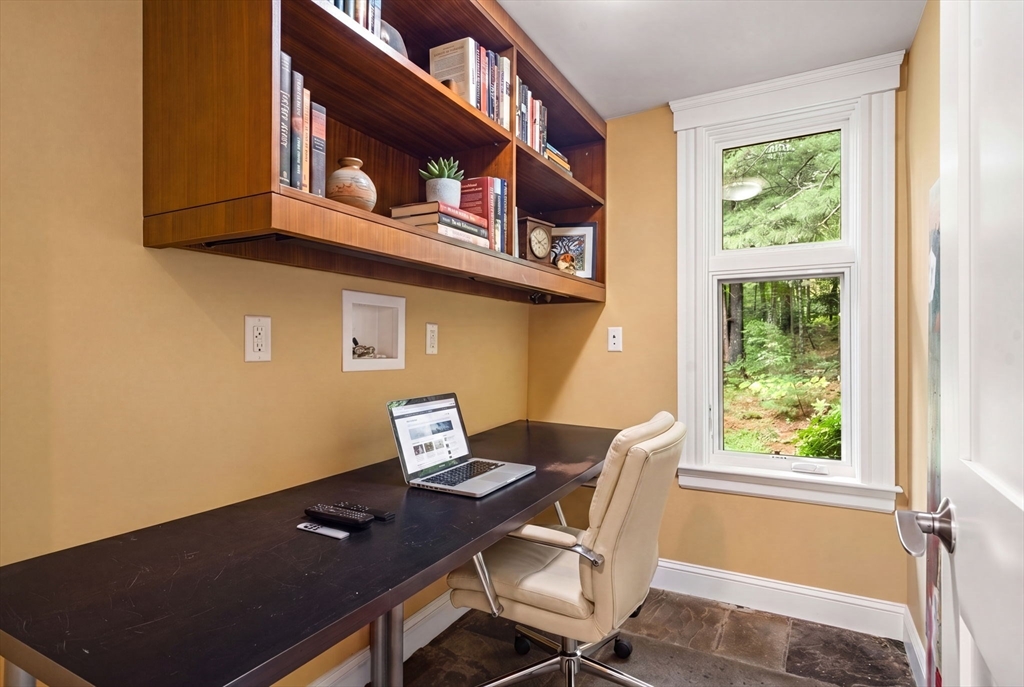 12 Forest Hill Road Wayland, MA 01778 - Photo 16 of 36