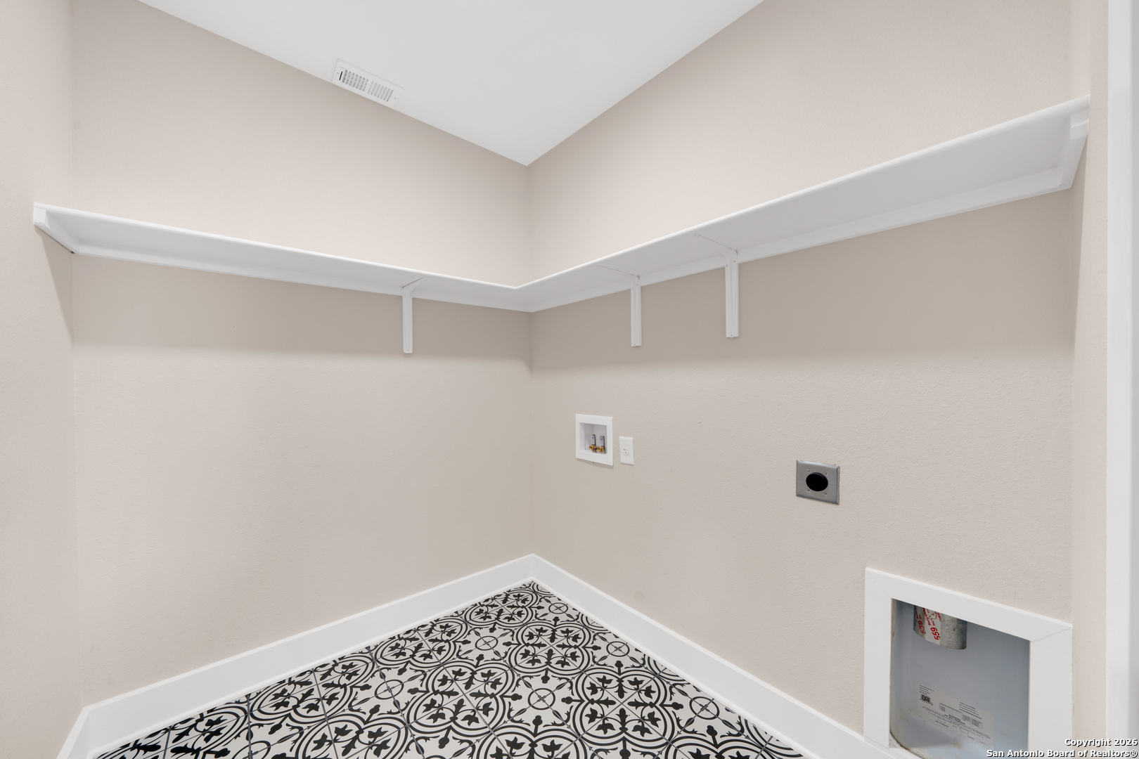 11710 Vance Jackson Road, Unit 702 San Antonio, TX 78230 - Photo 21 of 25 a view of an empty room