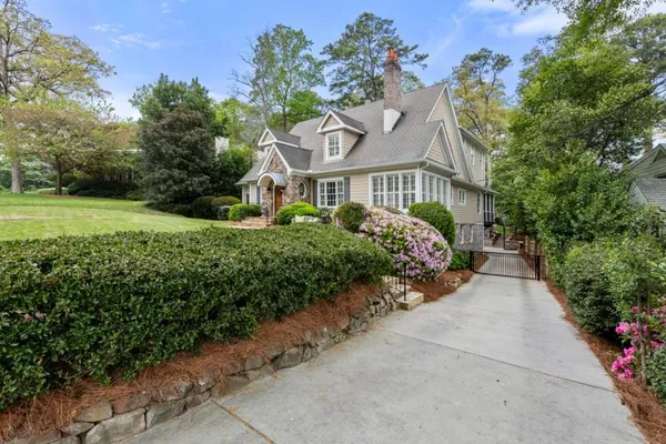 $1,750,000 | 3146 Peachtree Drive Northeast, Atlanta, GA 30305