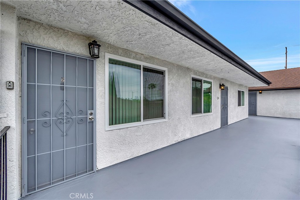 1813 West Ball Road Anaheim, CA 92804 - Photo 6 of 36 a view of an empty room with a window