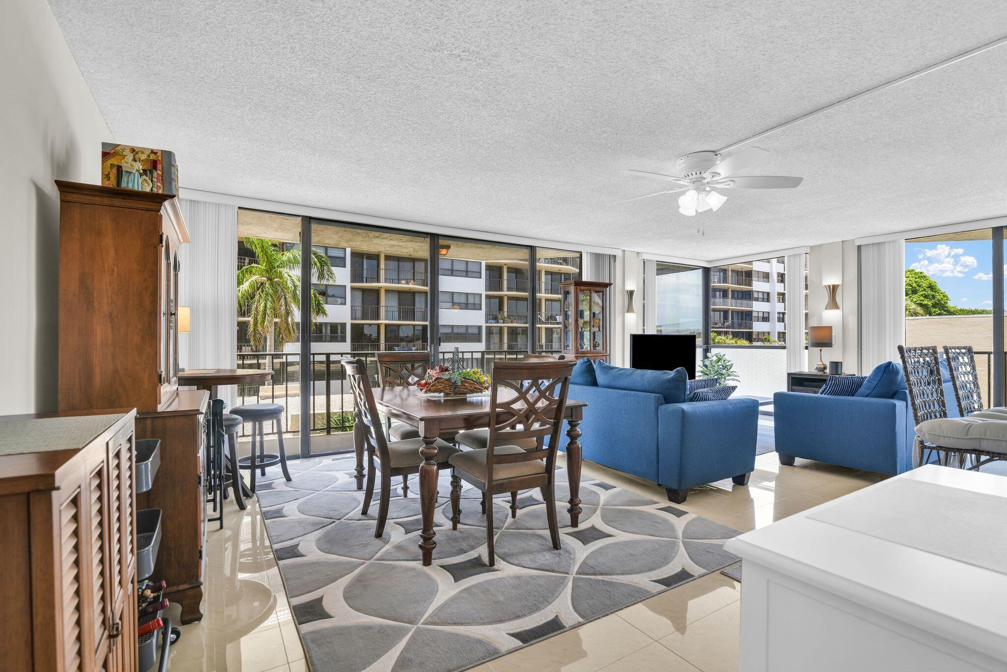 899 Jeffery Street, Unit 3010 Boca Raton, FL 33487 - Photo 4 of 99 899 Jeffery St 301 Livingroom
