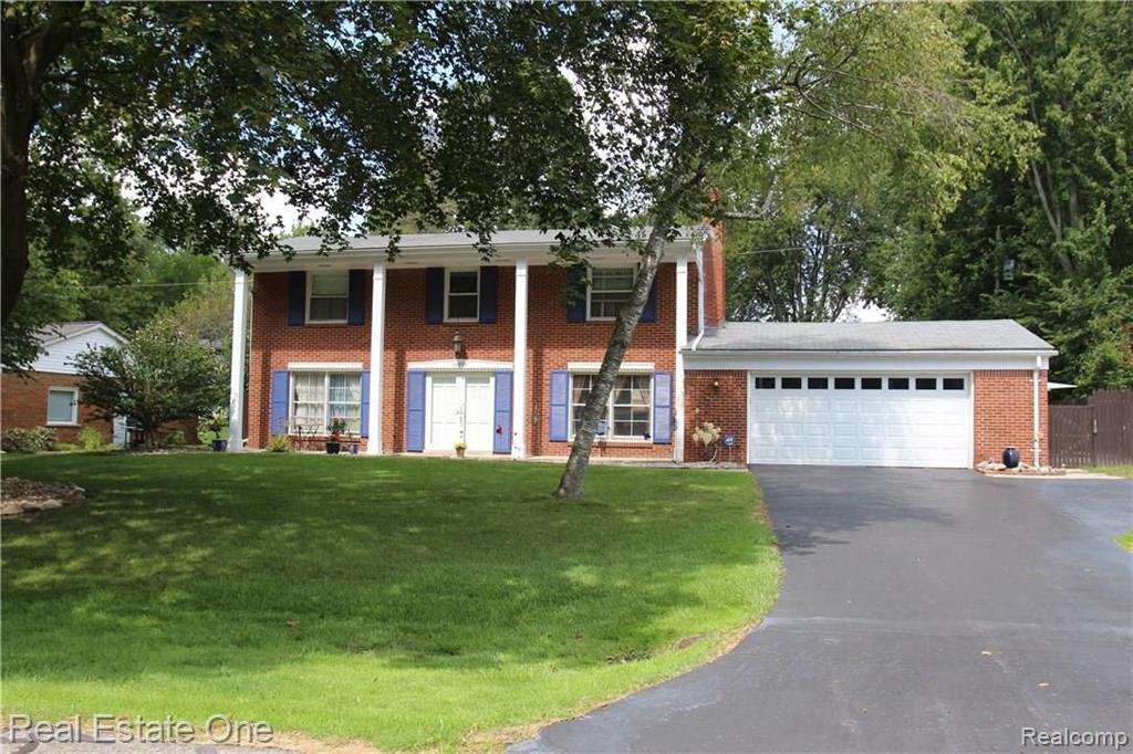 32276 Craftsbury Road Farmington Hills, MI 48334 - Photo 1 of 45