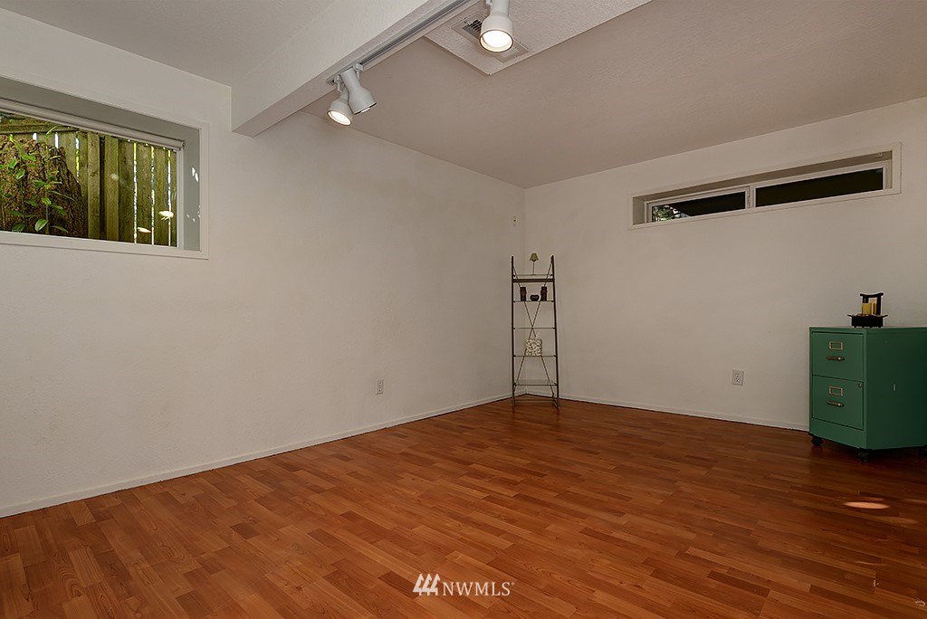 16802 3rd Avenue Southeast Bothell, WA 98012 - Photo 17 of 25