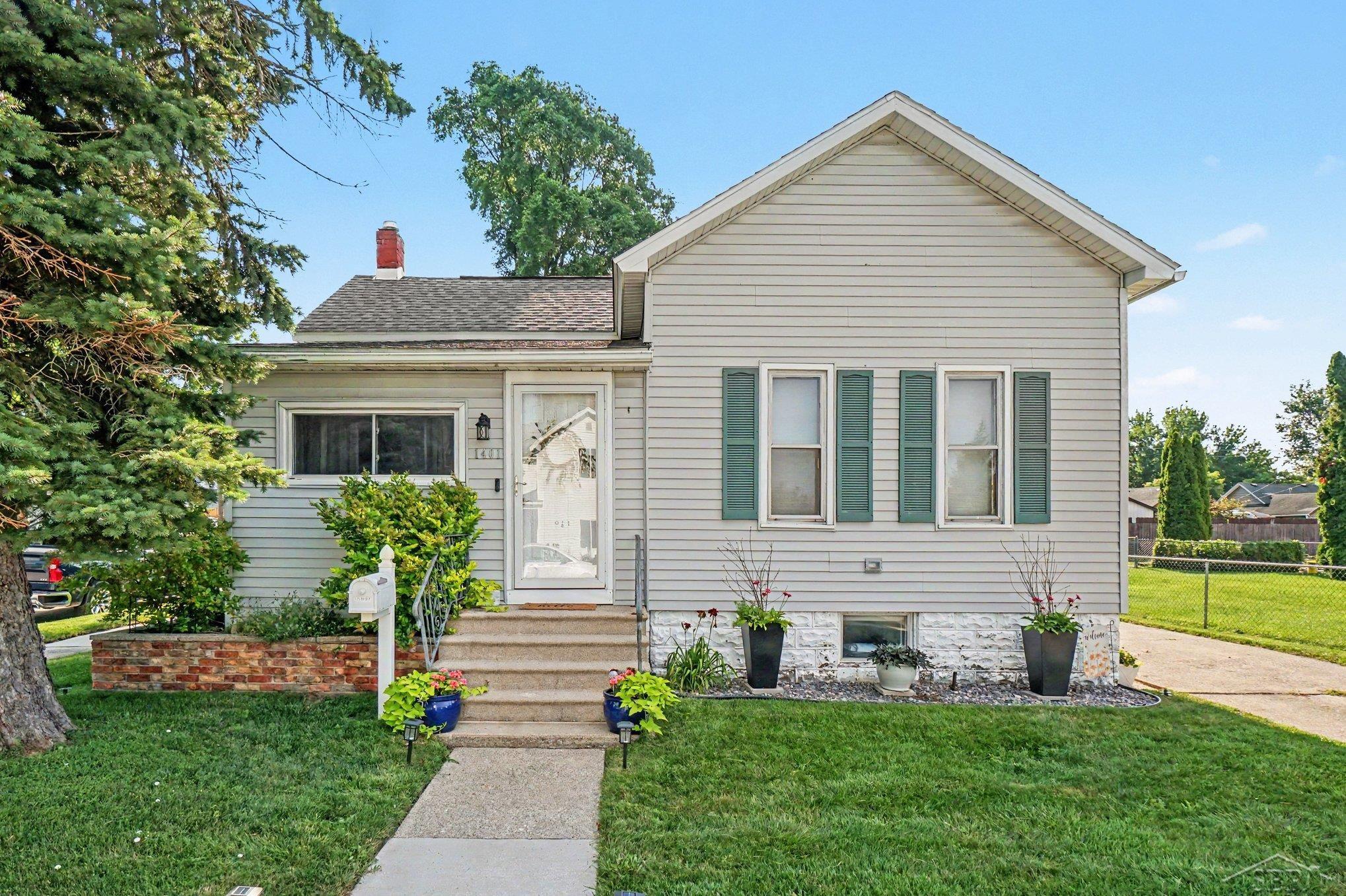 1401 Wilson Street Bay City, MI 48708 - Photo 1 of 22