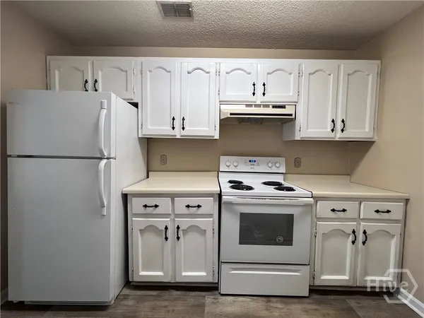 $1,400 | 2505 West Broad Street, Unit 422, Athens, GA 30606