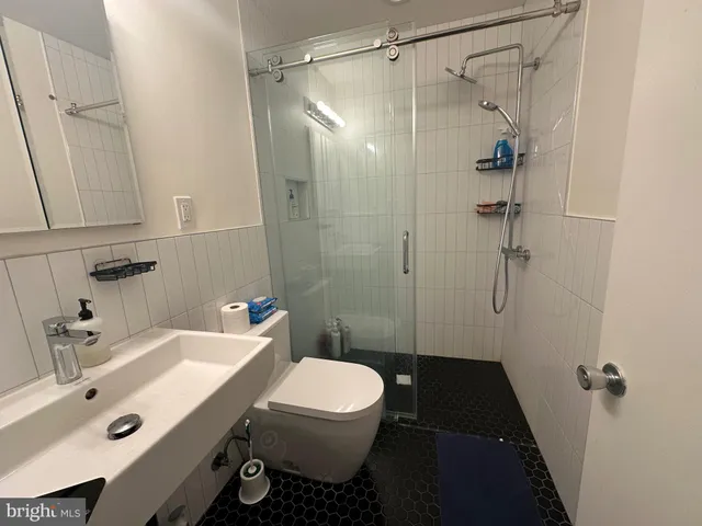 $2,400 | 10619 Montrose Avenue, Unit 202, Bethesda, MD 20814