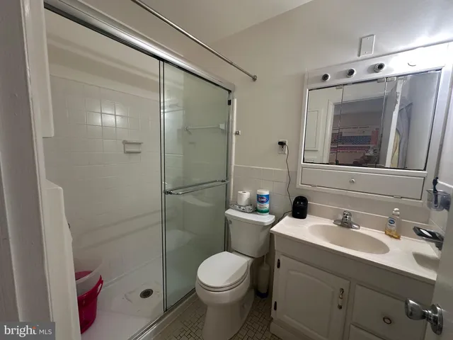 $2,400 | 10619 Montrose Avenue, Unit 202, Bethesda, MD 20814