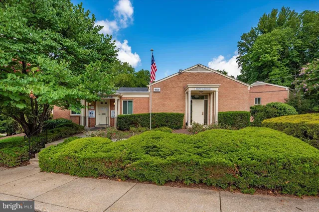 $2,400 | 10619 Montrose Avenue, Unit 202, Bethesda, MD 20814