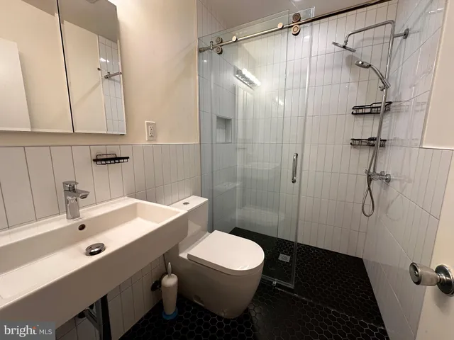 $2,400 | 10619 Montrose Avenue, Unit 202, Bethesda, MD 20814