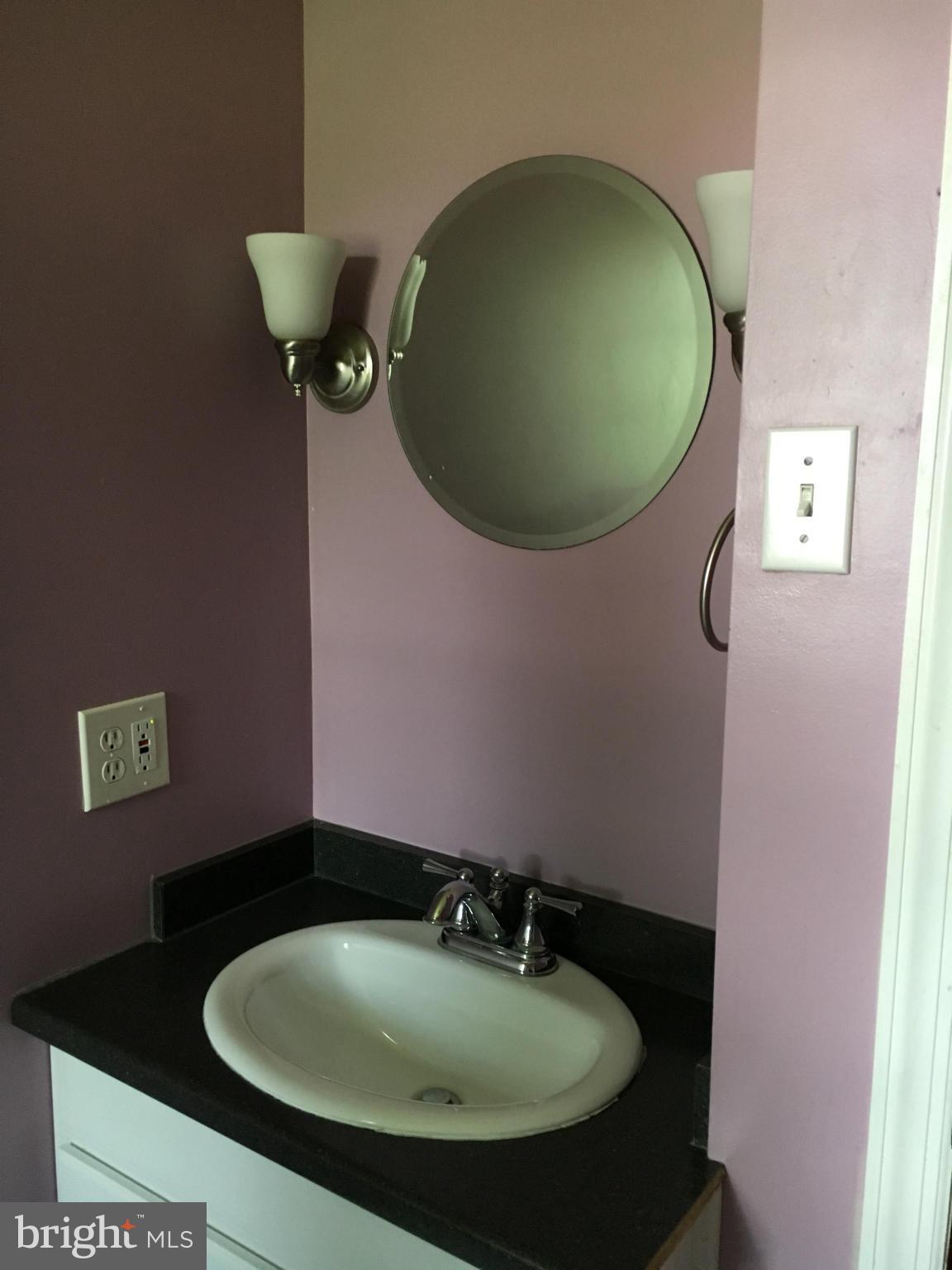 8425 Rugby Road Pasadena, MD 21122 - Photo 14 of 30 Bath