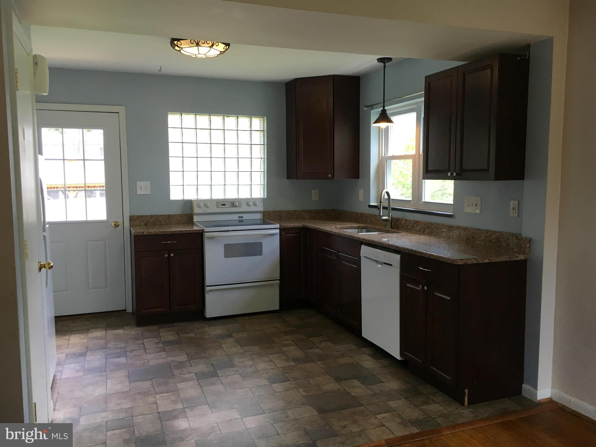 8425 Rugby Road Pasadena, MD 21122 - Photo 6 of 30 Kitchen