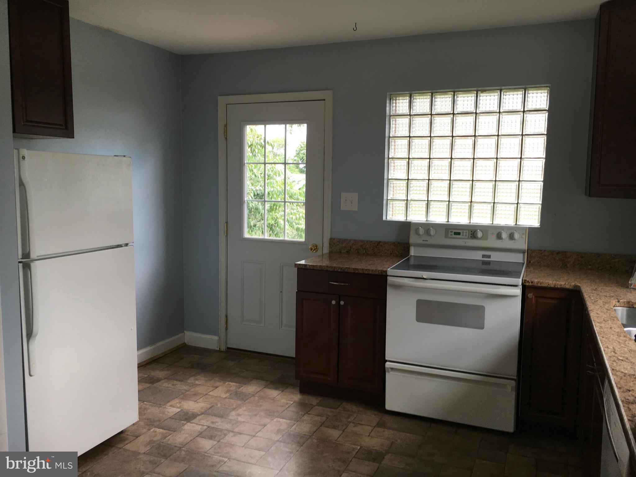 8425 Rugby Road Pasadena, MD 21122 - Photo 7 of 30 Kitchen