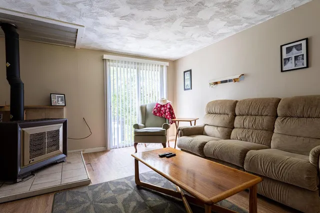 $94,900 | 2198 Eight Rod Road, Sidney, ME 04330