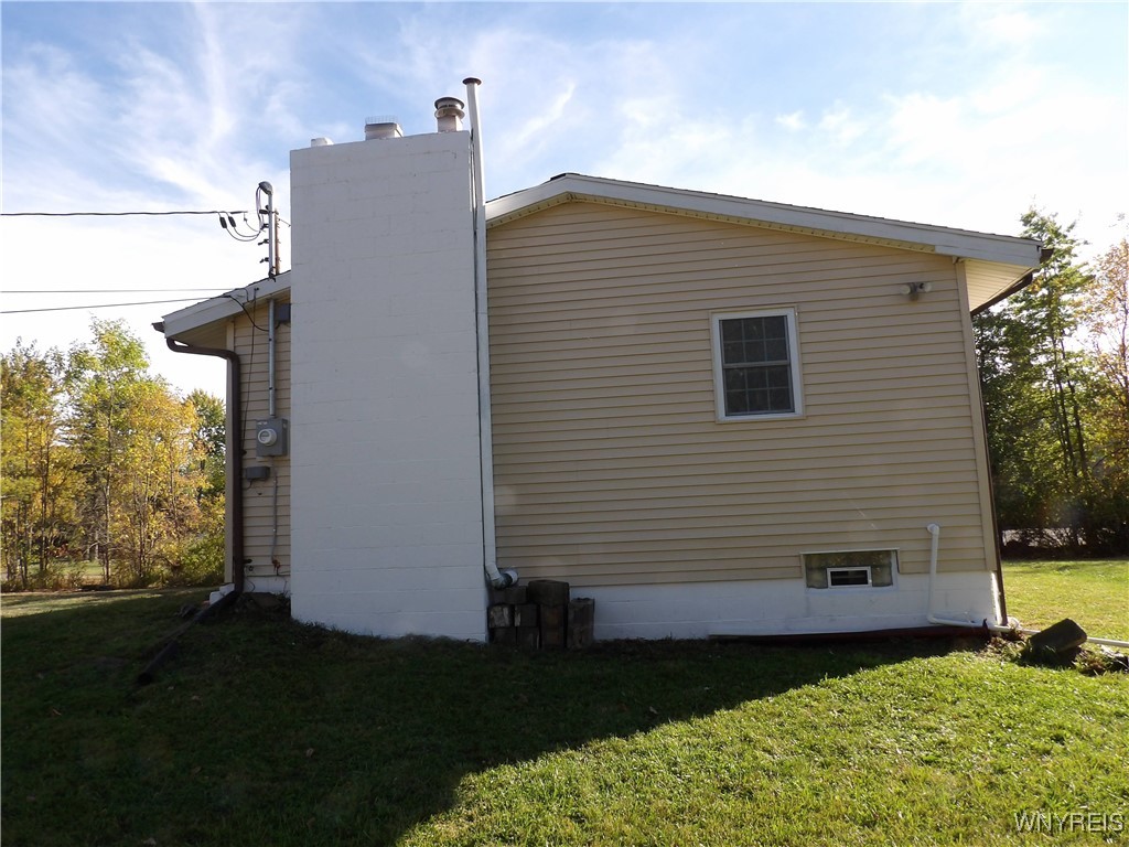 10332 Transit Road Amherst, NY 14051 - Photo 6 of 40 Side of House