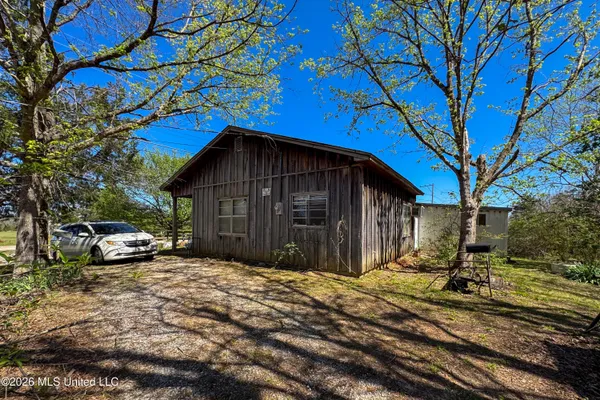 $180,000 | 10650 Highway 72, Walnut, MS 38683