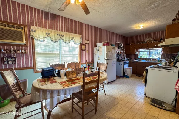 $180,000 | 10650 Highway 72, Walnut, MS 38683