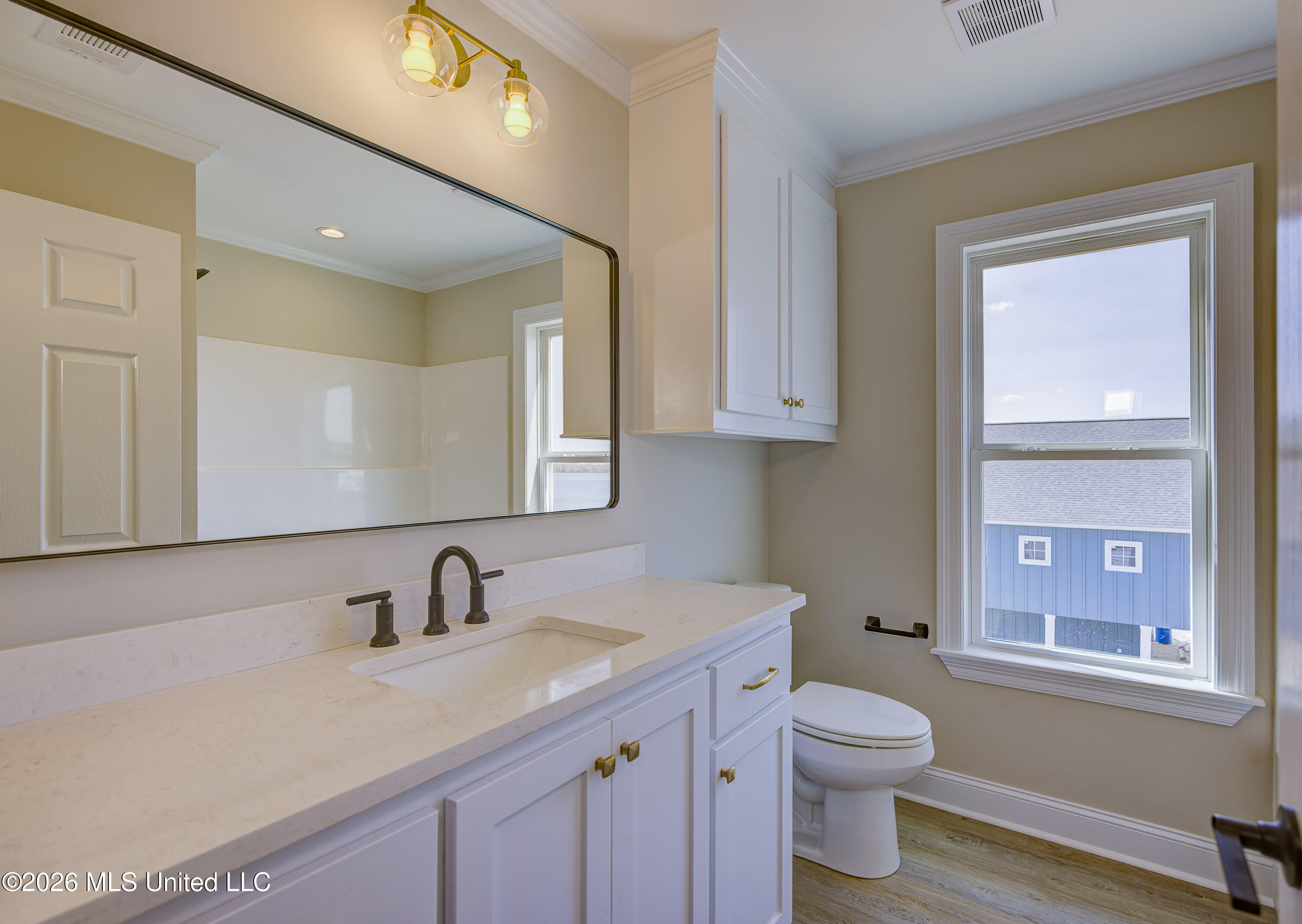2410 Eagle Lake Shore Road Vicksburg, MS 39183 - Photo 29 of 55 Second Bathroom 1