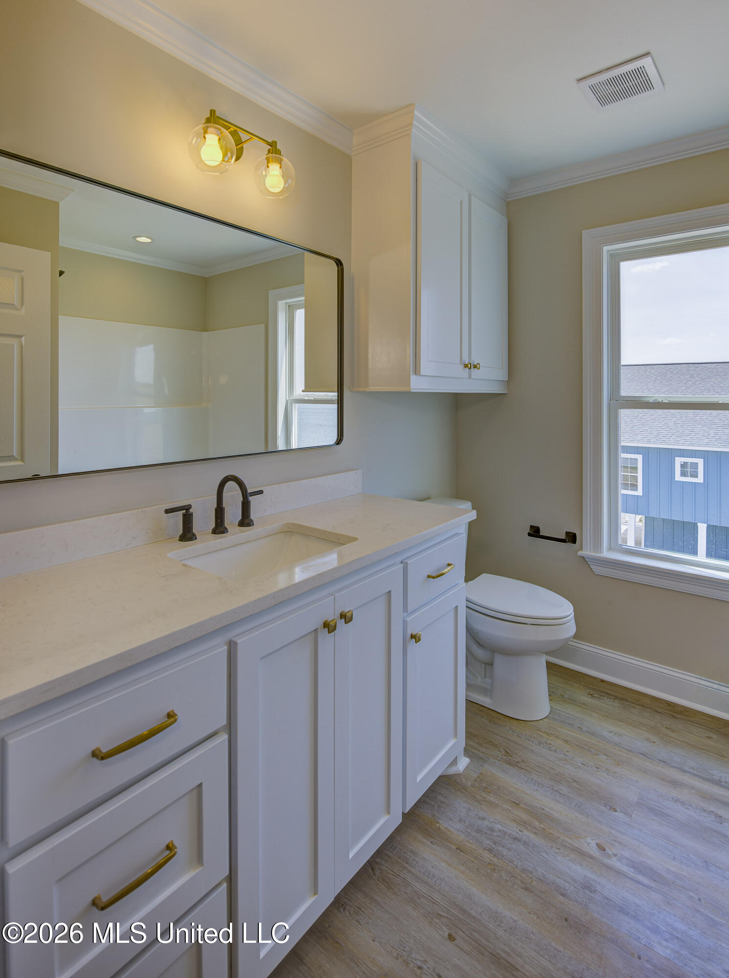 2410 Eagle Lake Shore Road Vicksburg, MS 39183 - Photo 30 of 55 Second Bathroom 2