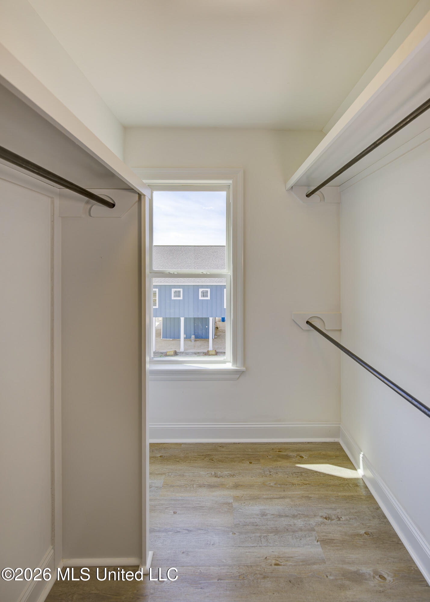 2410 Eagle Lake Shore Road Vicksburg, MS 39183 - Photo 34 of 55 Third Bedroom Closet