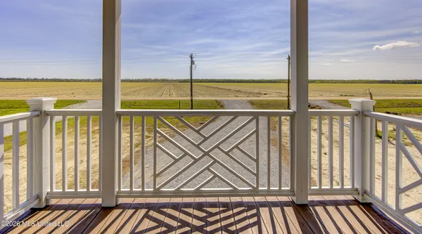 $399,000 | 2410 Eagle Lake Shore Road, Vicksburg, MS 39183