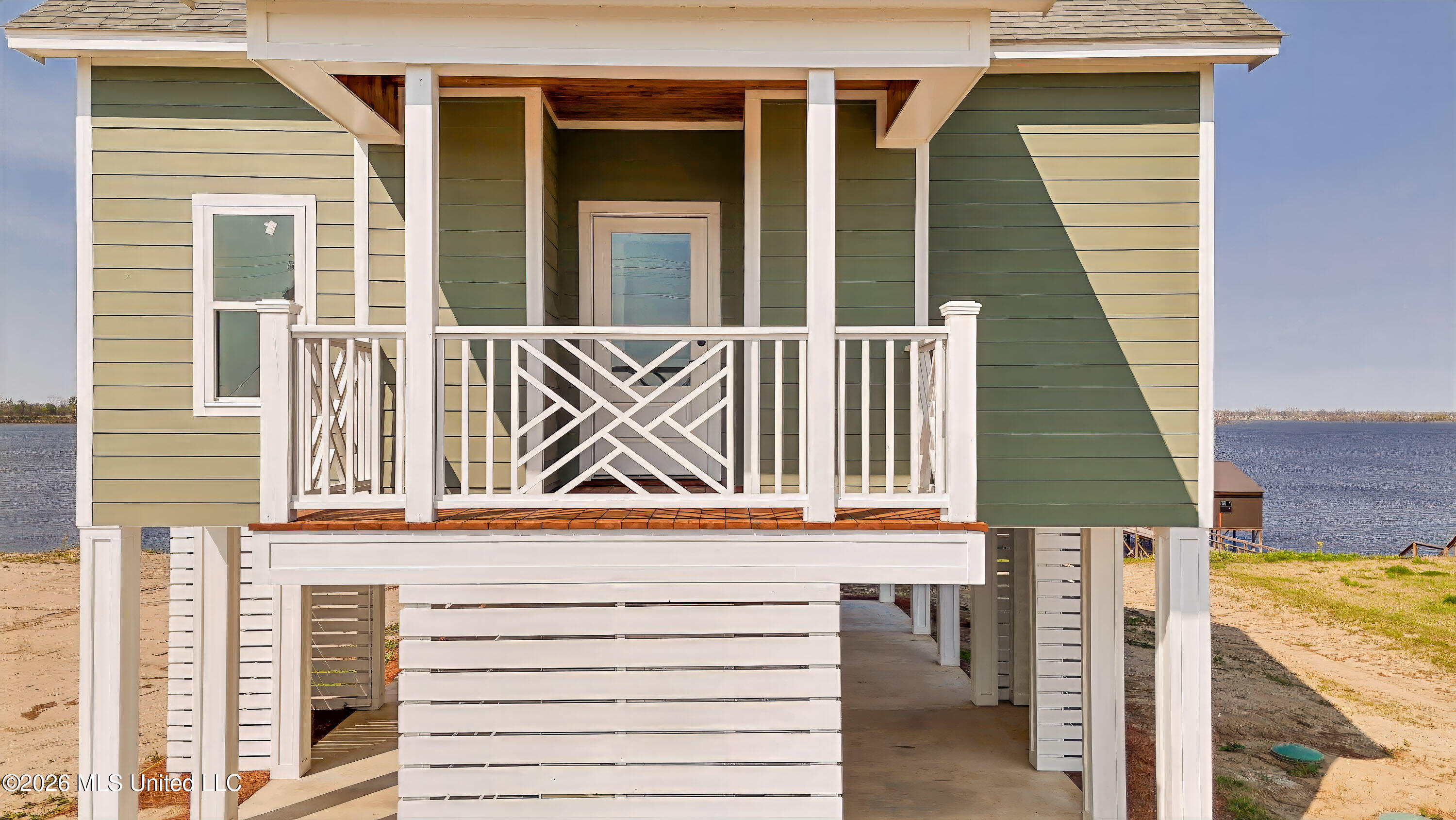 2410 Eagle Lake Shore Road Vicksburg, MS 39183 - Photo 38 of 55 Landside Front Porch