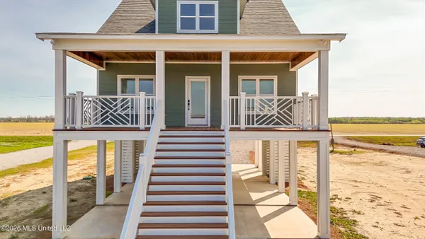 $399,000 | 2410 Eagle Lake Shore Road, Vicksburg, MS 39183