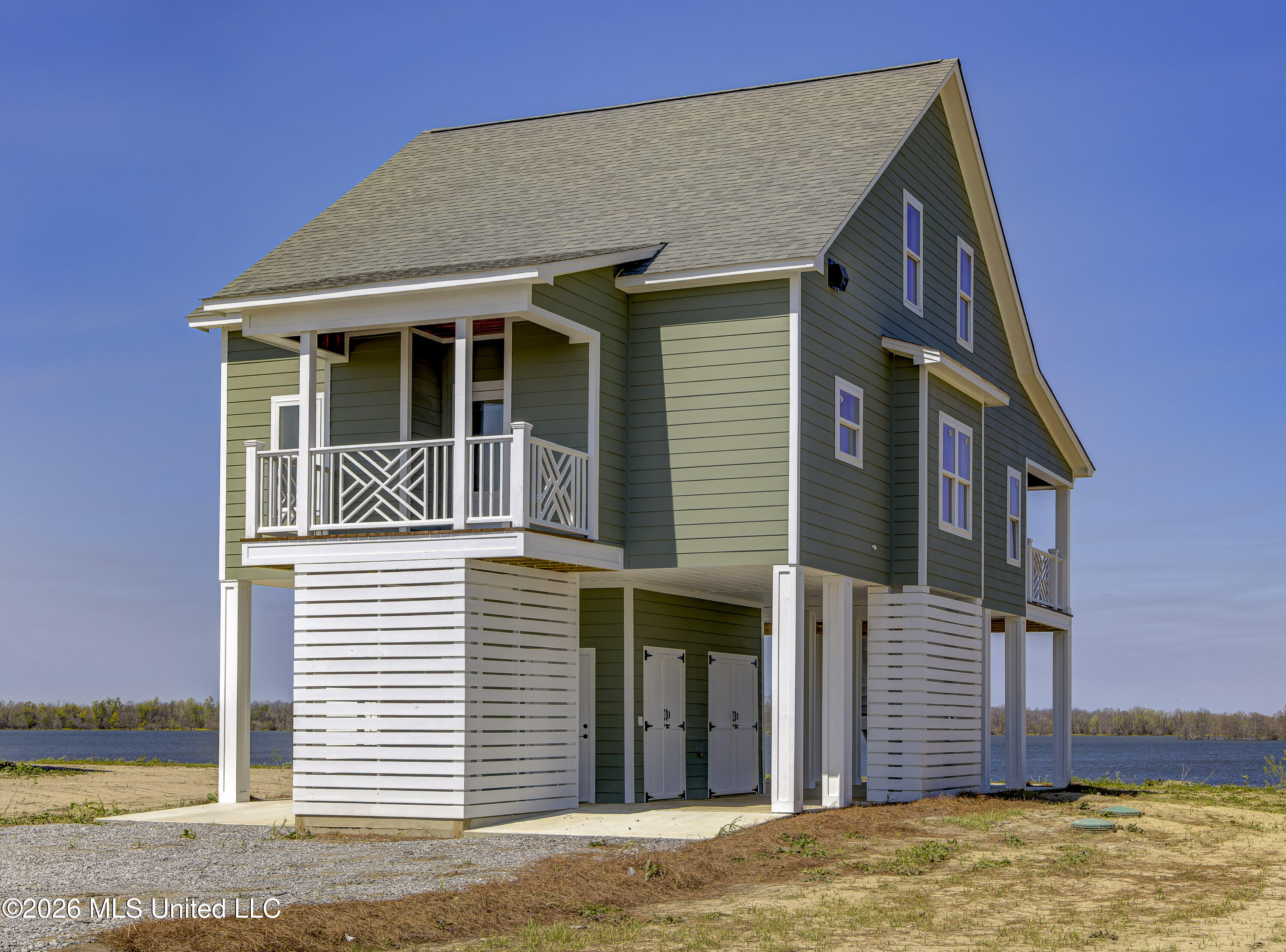 2410 Eagle Lake Shore Road Vicksburg, MS 39183 - Photo 44 of 55 Landside Front Three-Quarter View 1