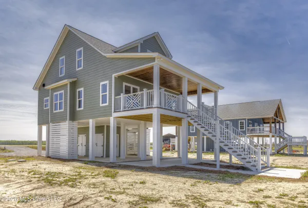 $399,000 | 2410 Eagle Lake Shore Road, Vicksburg, MS 39183