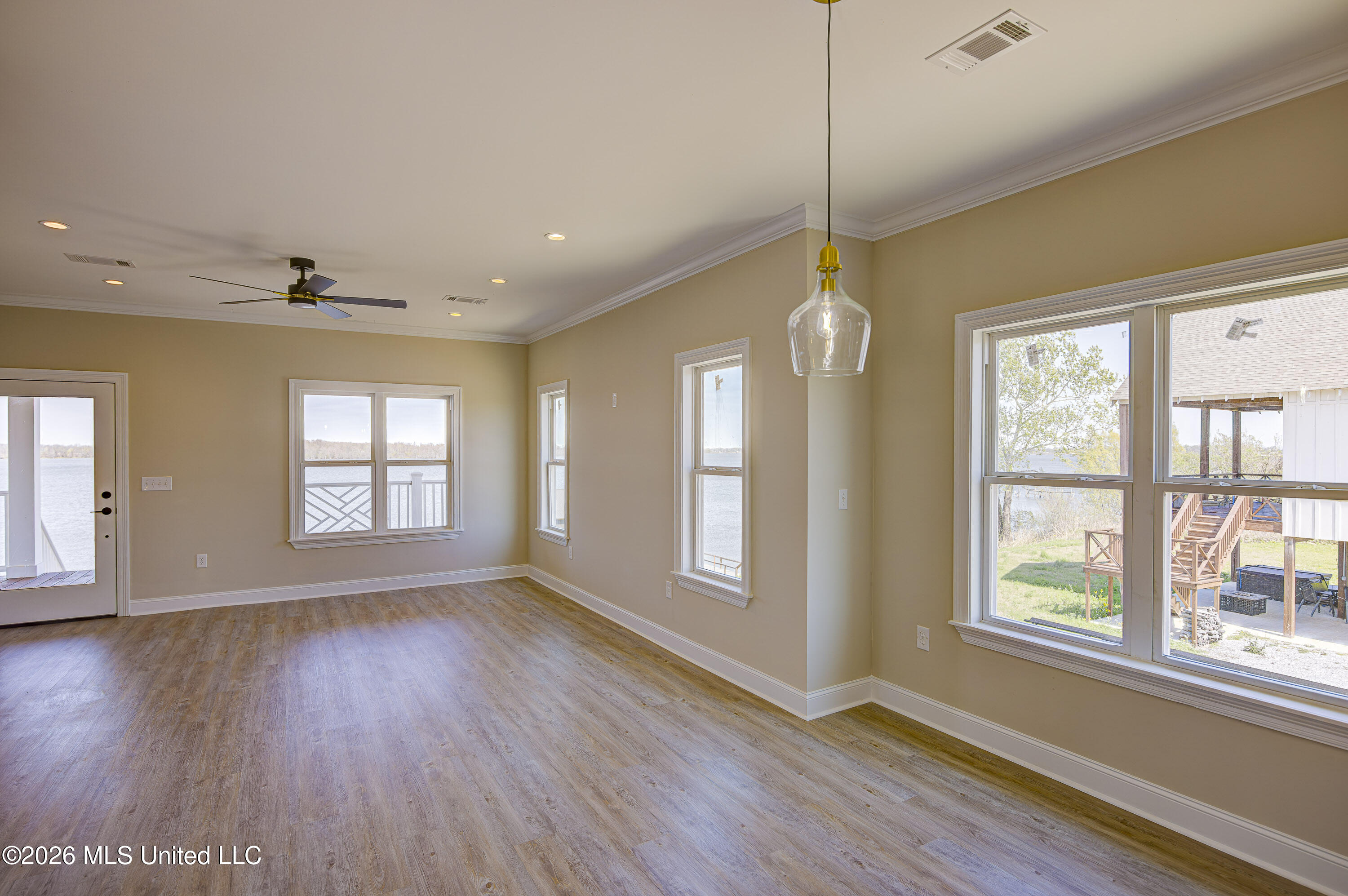 2410 Eagle Lake Shore Road Vicksburg, MS 39183 - Photo 8 of 55 Open Living Space 3