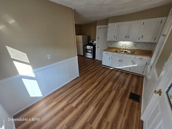 $1,950 | 234 Nahatan Street, Unit 1, Norwood, MA 02062