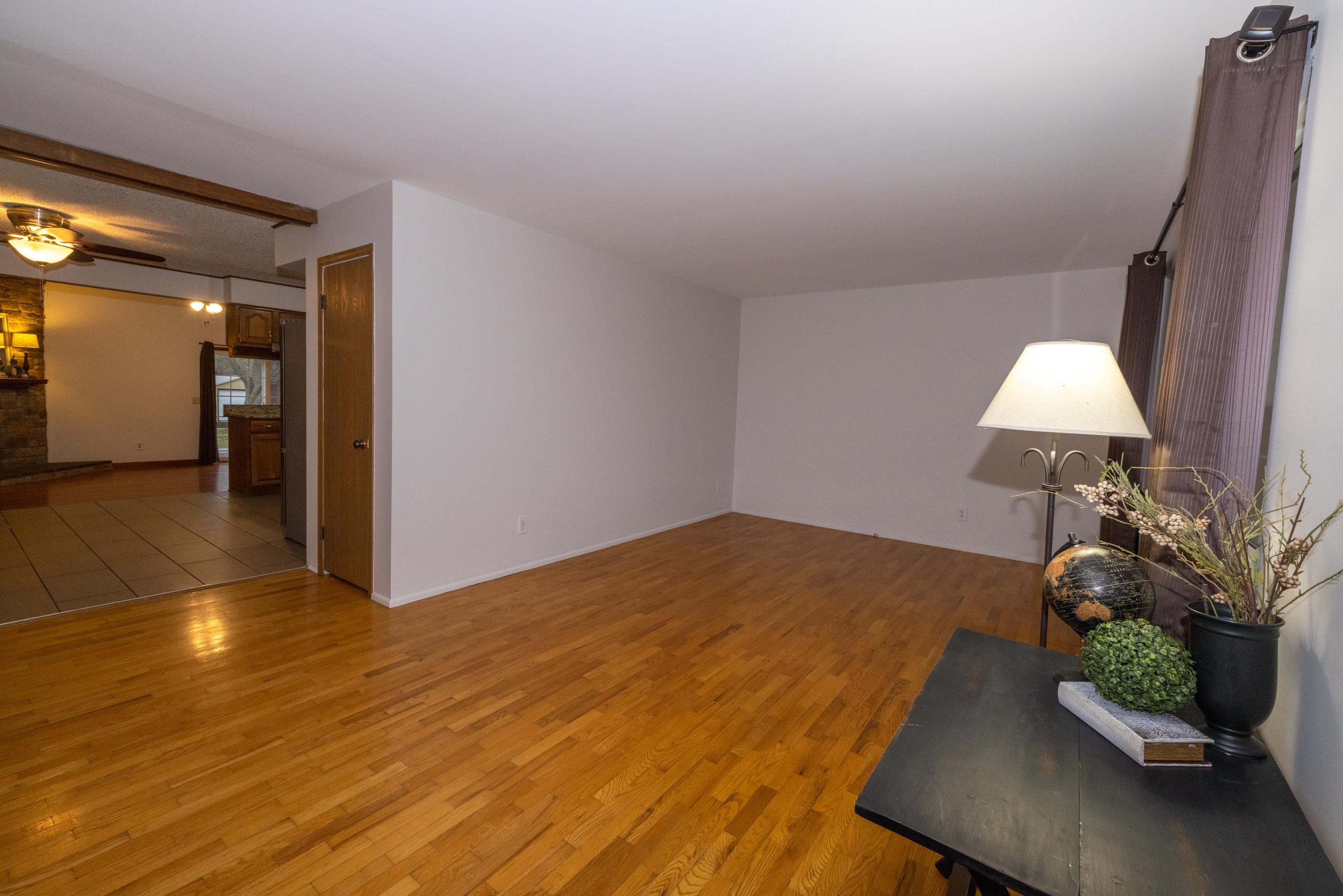 2251 North Morrish Road Flushing, MI 48433 - Photo 5 of 39 50098842-4.JPG
