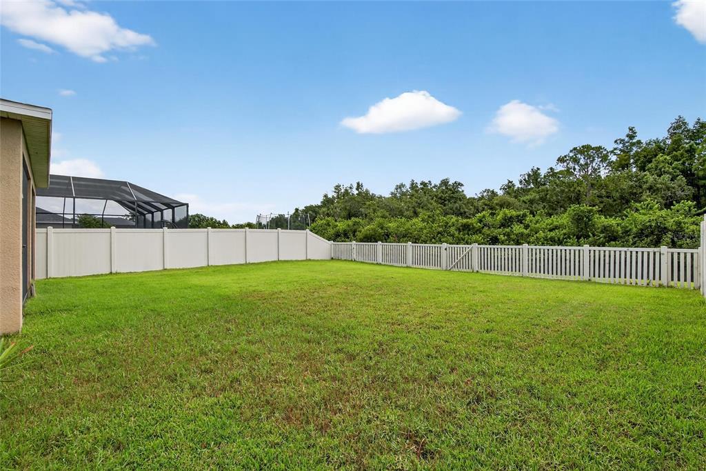 8435 Hunters Fork Loop Ruskin, FL 33573 - Photo 9 of 88