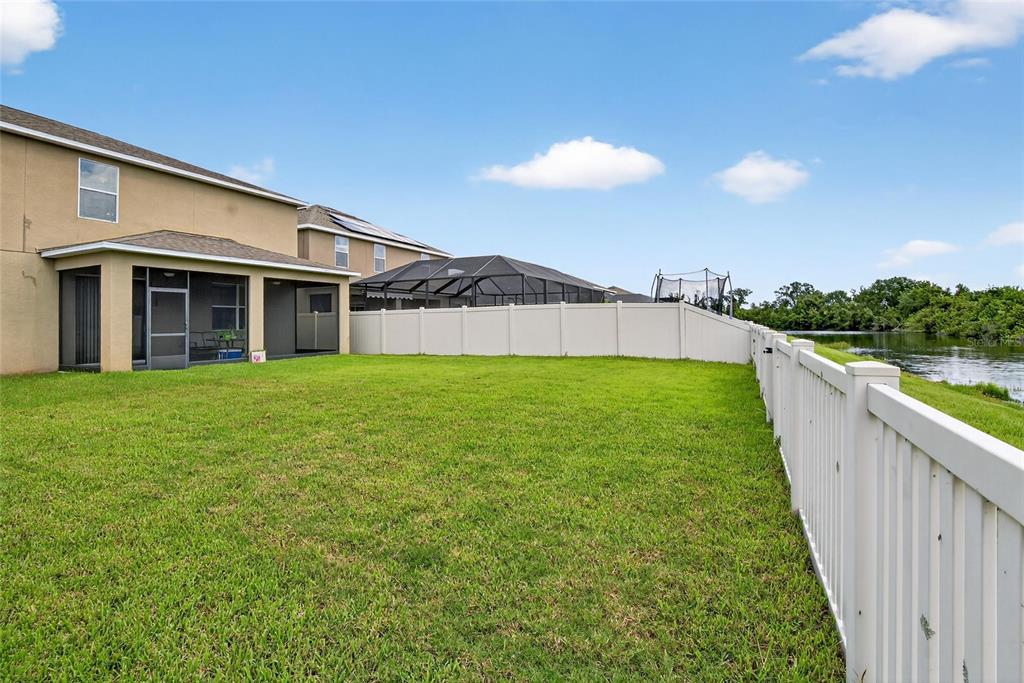 8435 Hunters Fork Loop Ruskin, FL 33573 - Photo 10 of 88