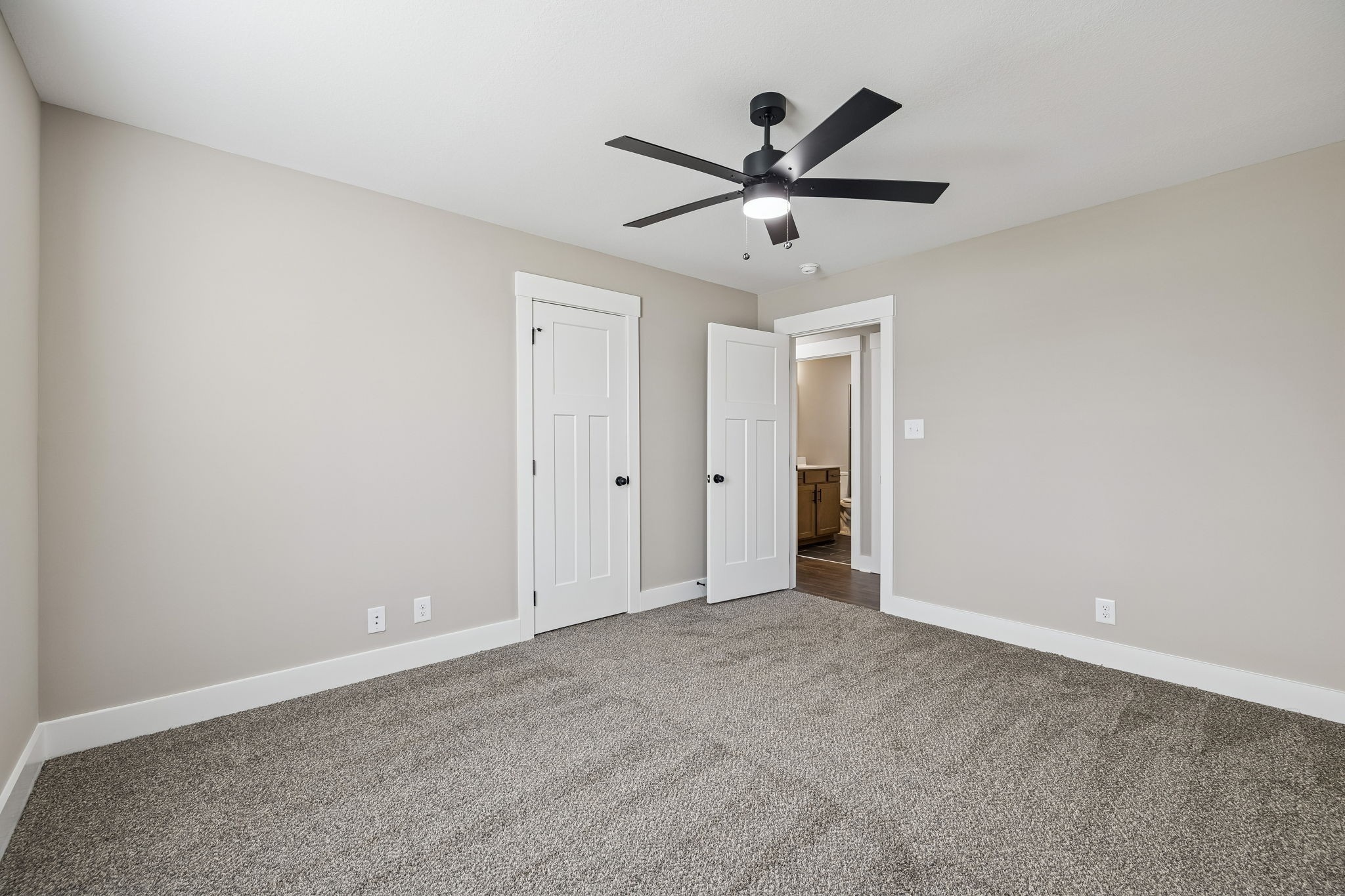 14 Echo Ridge Oak Grove, KY 42262 - Photo 25 of 40 a view of a big room with a ceiling fan and a ceiling fan