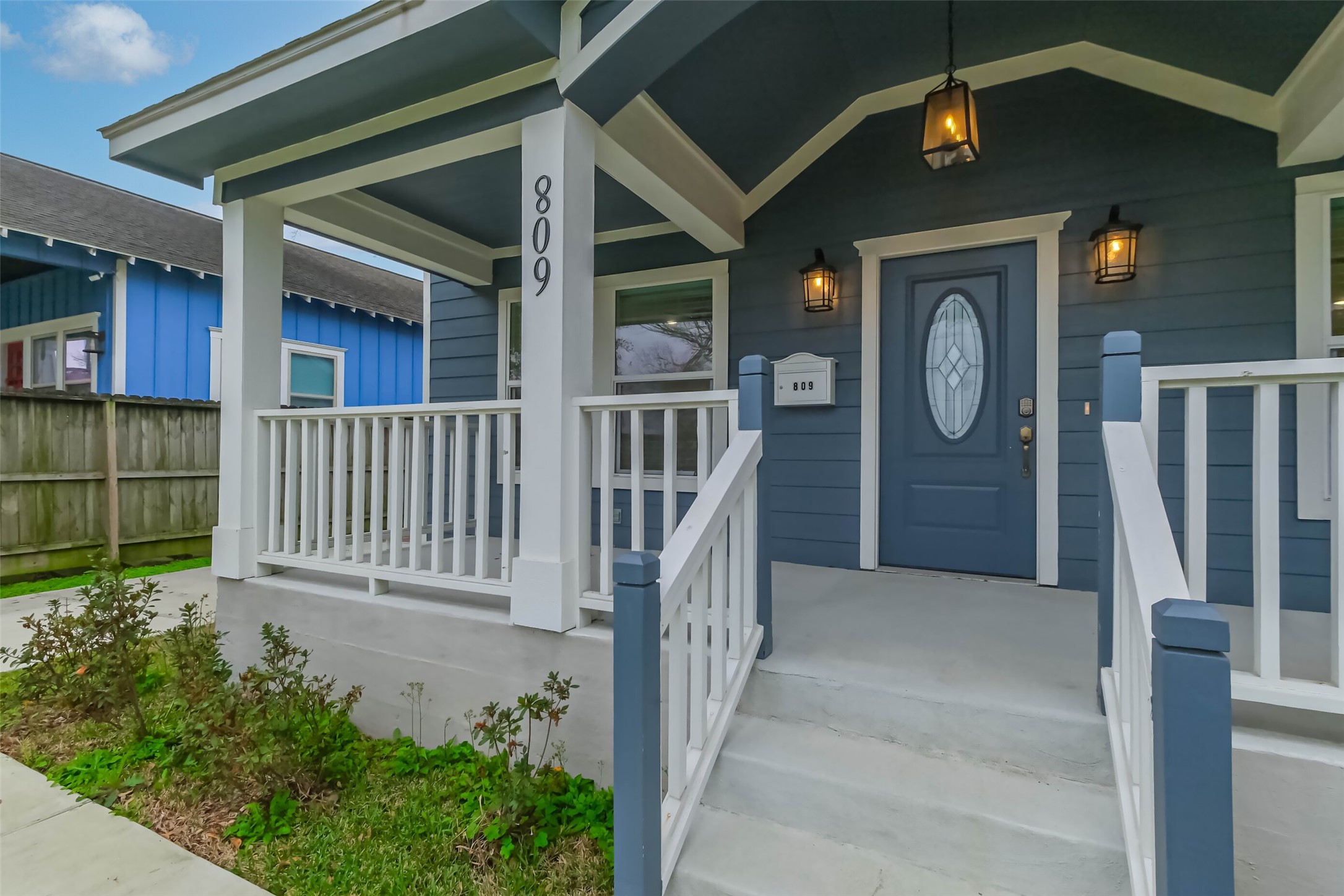 809 Vincent Street Houston, TX 77009 - Photo 1 of 37