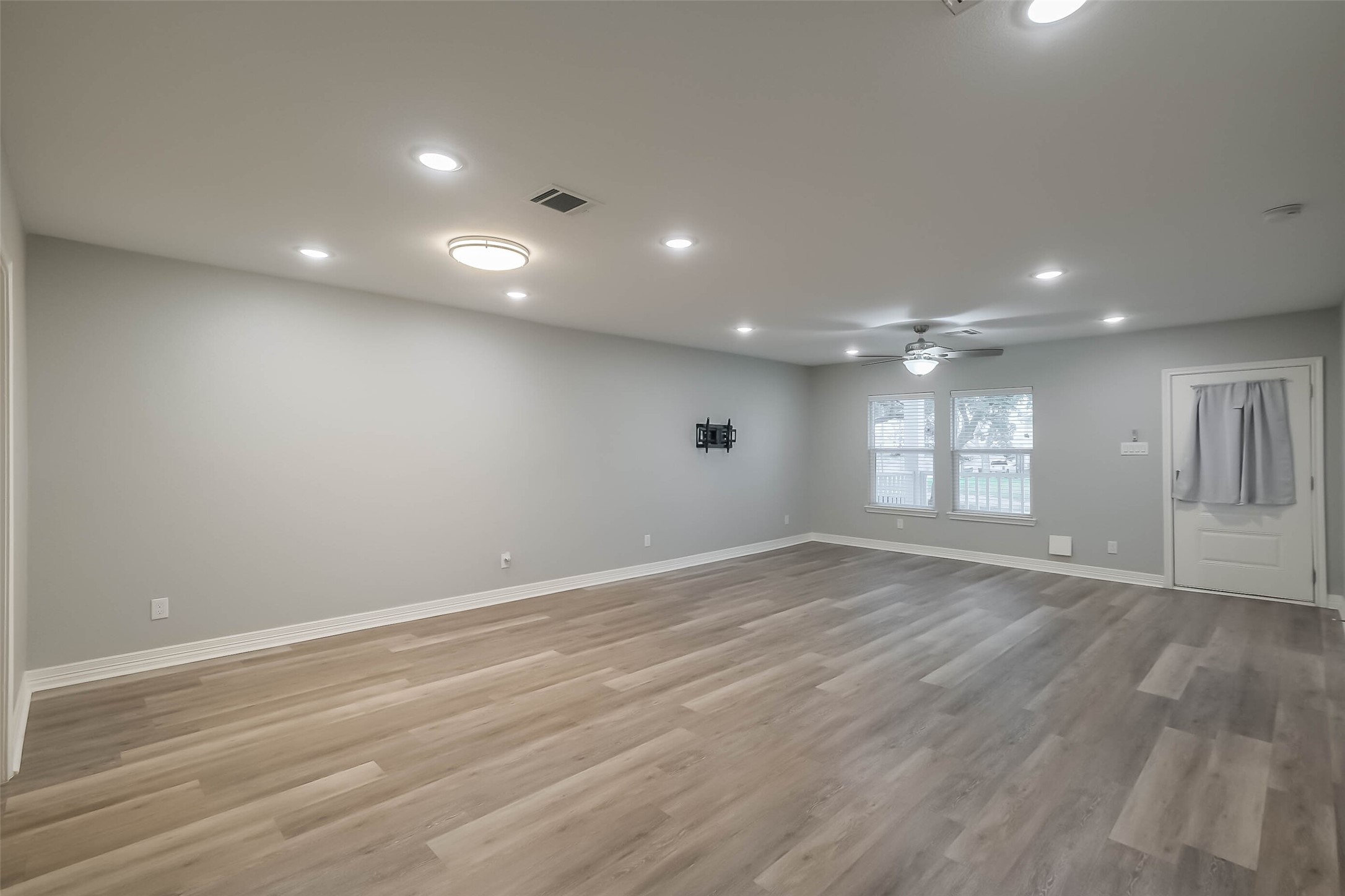 809 Vincent Street Houston, TX 77009 - Photo 7 of 37