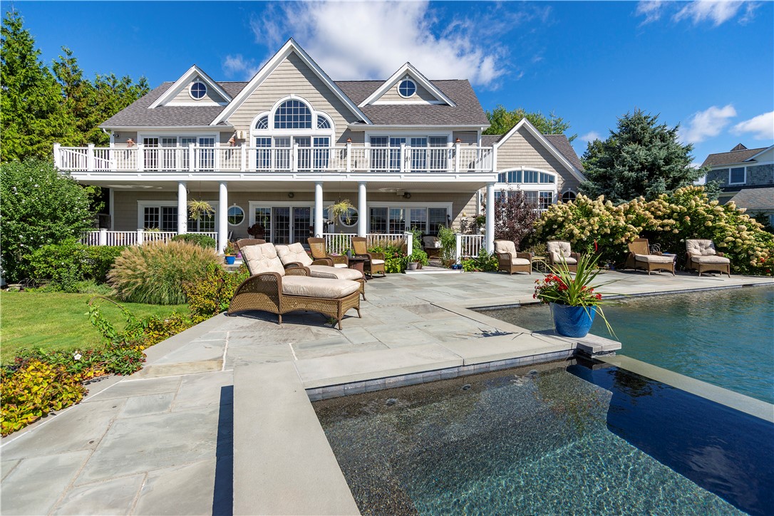 68 Melbourn Road Warwick, RI 02886 - Photo 1 of 50