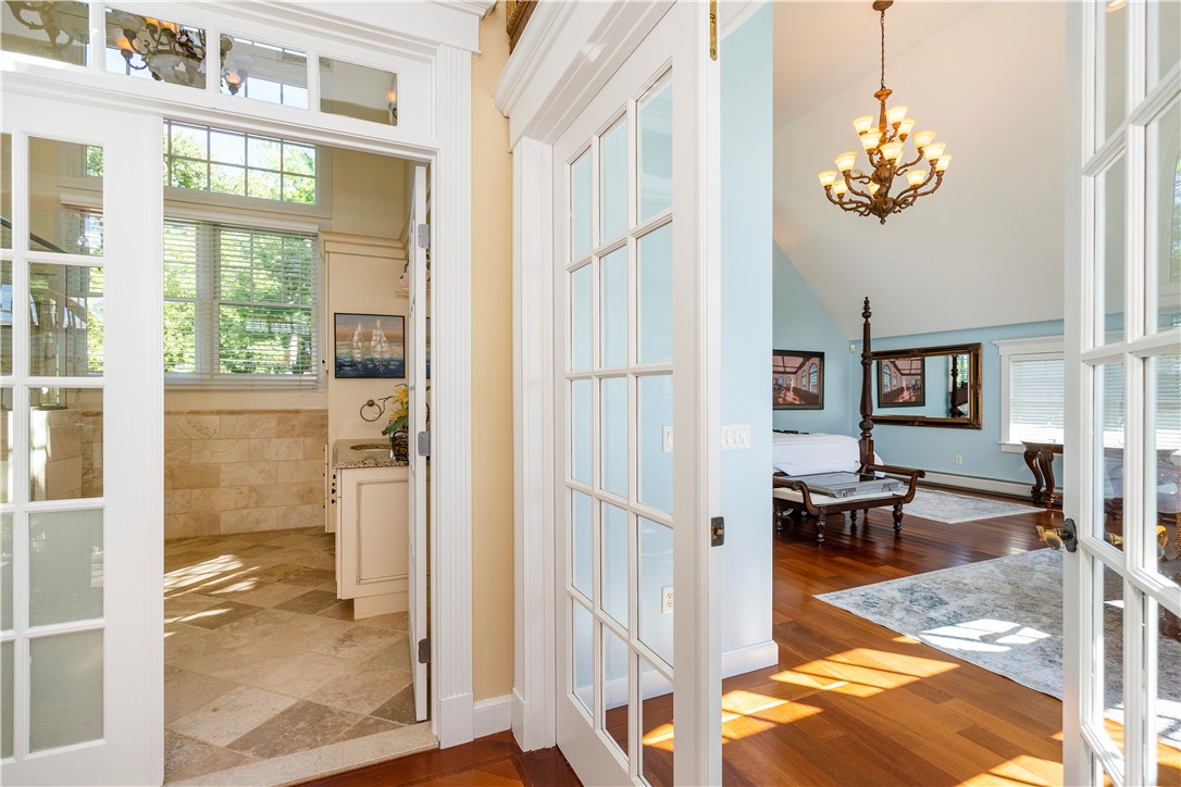 68 Melbourn Road Warwick, RI 02886 - Photo 22 of 50