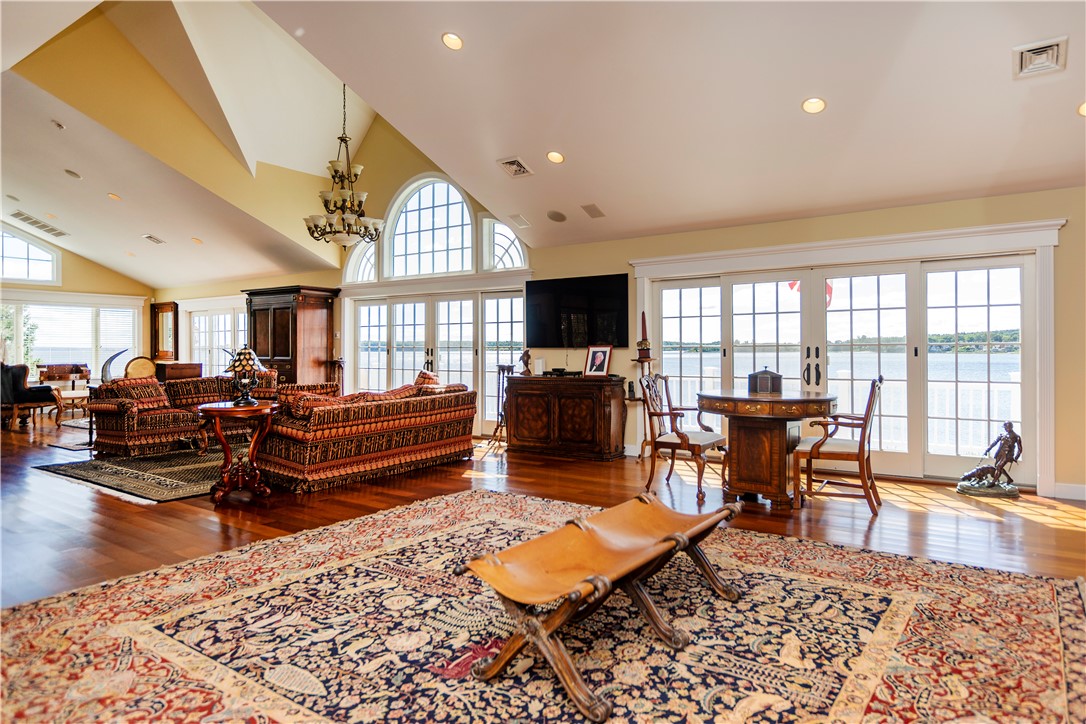 68 Melbourn Road Warwick, RI 02886 - Photo 26 of 50